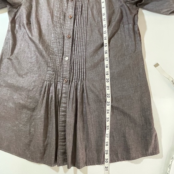 CHICO’S SIZE 2 WOMEN'S SMOKEY PURPLE LONG SLEEVE TUXEDO PLEAT BUTTON-UP SHIRT - Picture 4 of 7